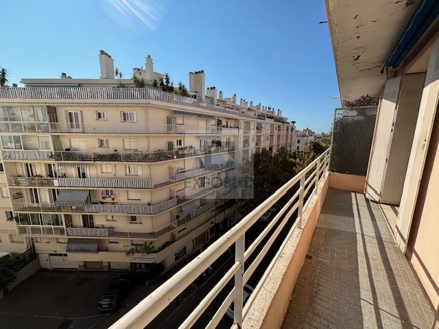 Location Appartement ANTIBES 2 pièces